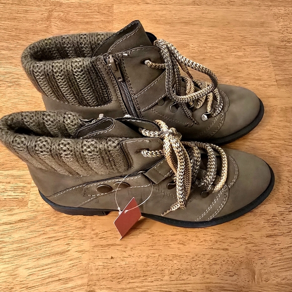 American Rag Harvey Hiking Boots,Brown  Size 9M- New in Box - Picture 3 of 11